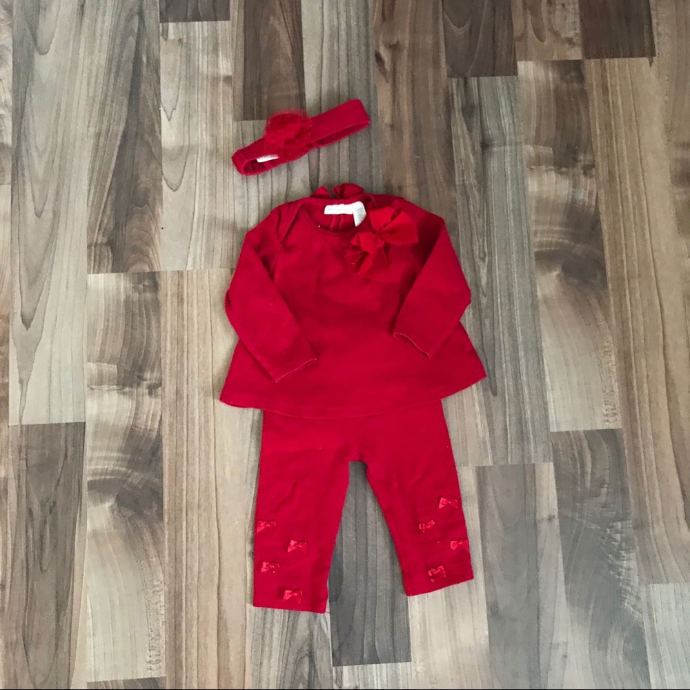 Red outfit baby girl. ❤️